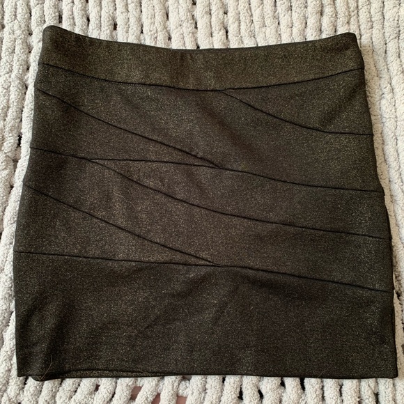 Poof Large Black Skirt With Sparkles - Picture 1 of 3